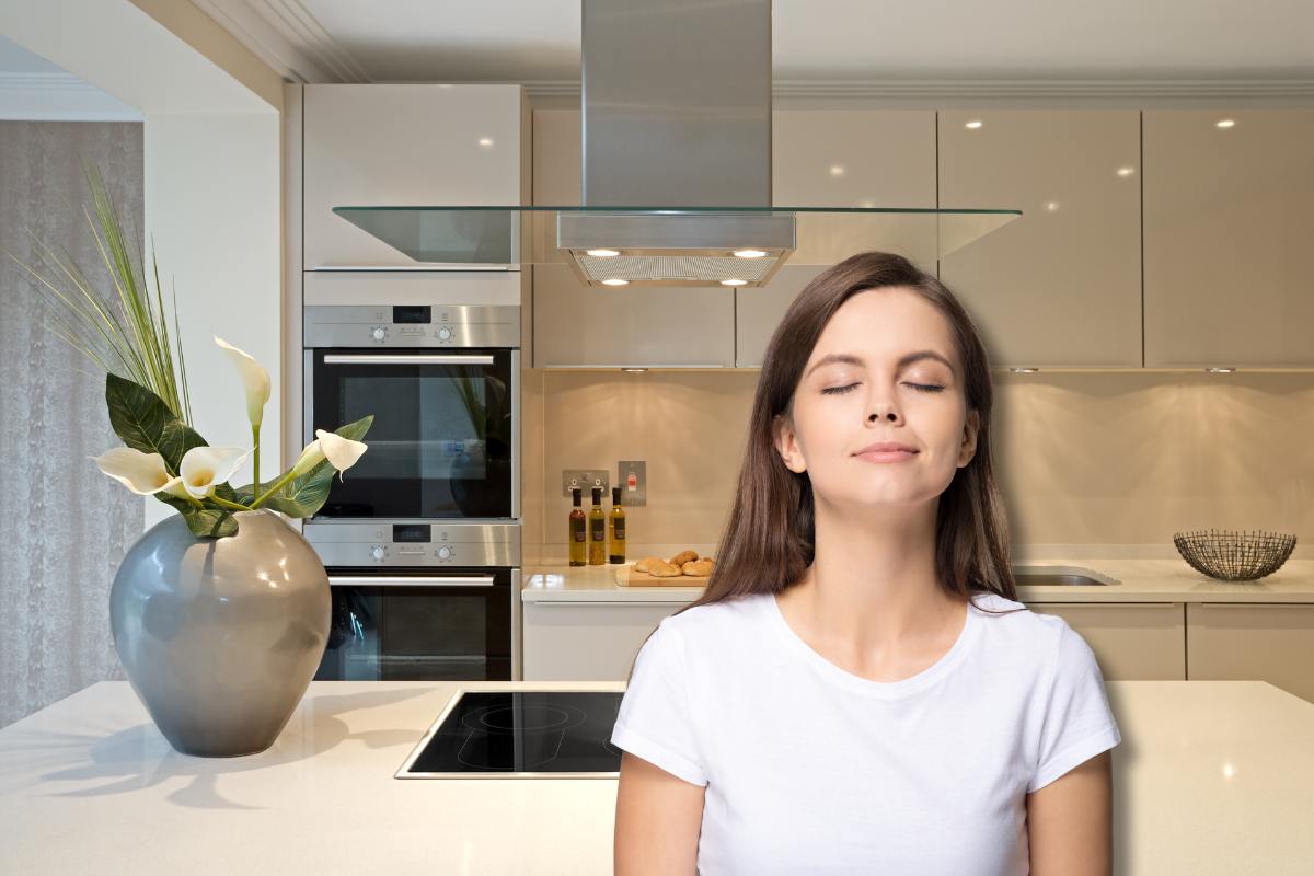 Solo così pulisci davvero i pensili della cucina, il profumo arriverà in tutte le stanze