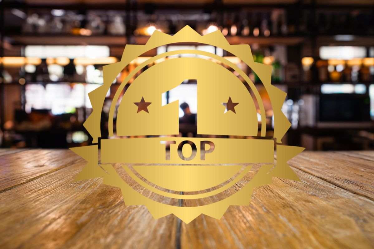 bar come sfondo e logo top in primo piano