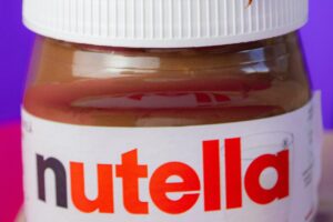 Il logo nella Nutella su un barattolo