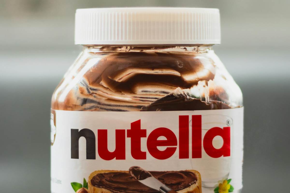 Un barattolo di Nutella semivuoto